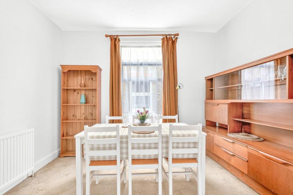 Apartment in London - More