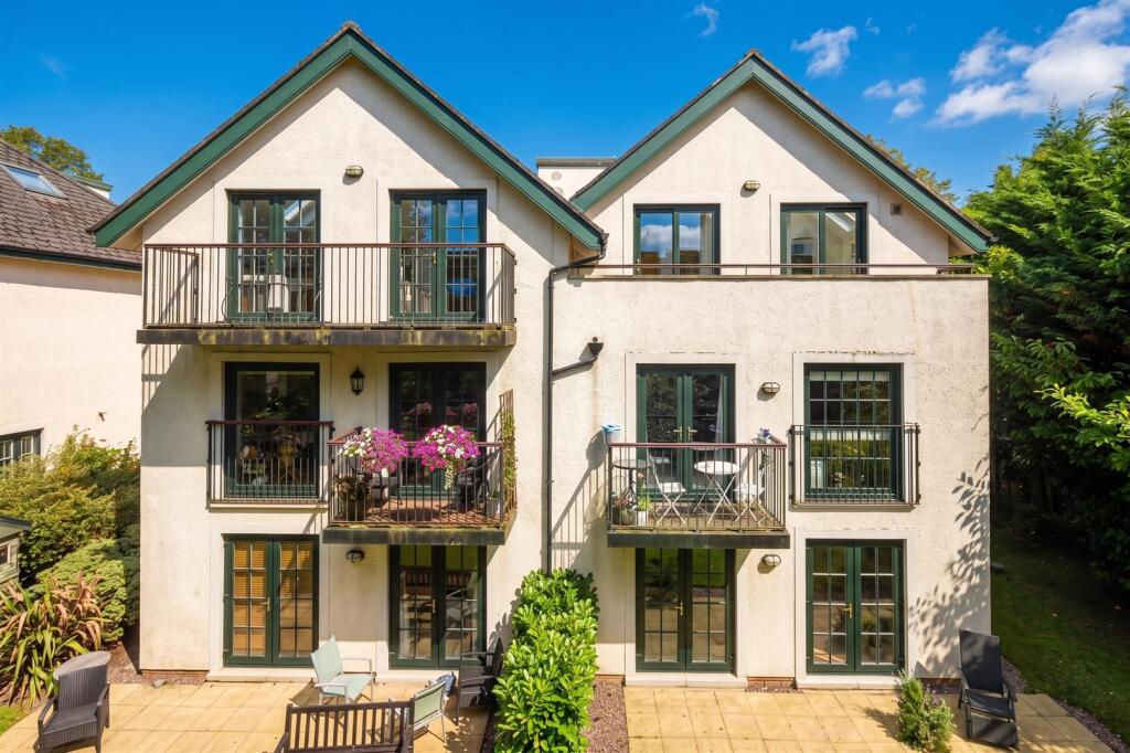 Apartment in Trafford, Greater Manchester - View 4