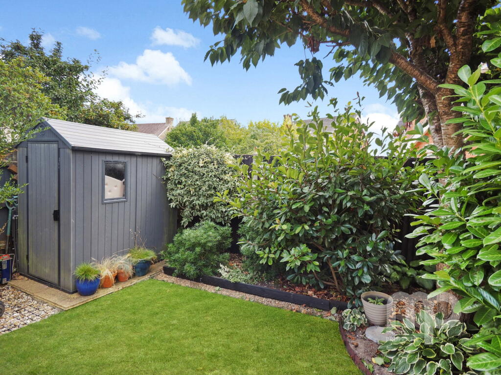 Vetch Close, Superbly Extended and Immaculate Throughout, Wymondham, Norfolk photo 4