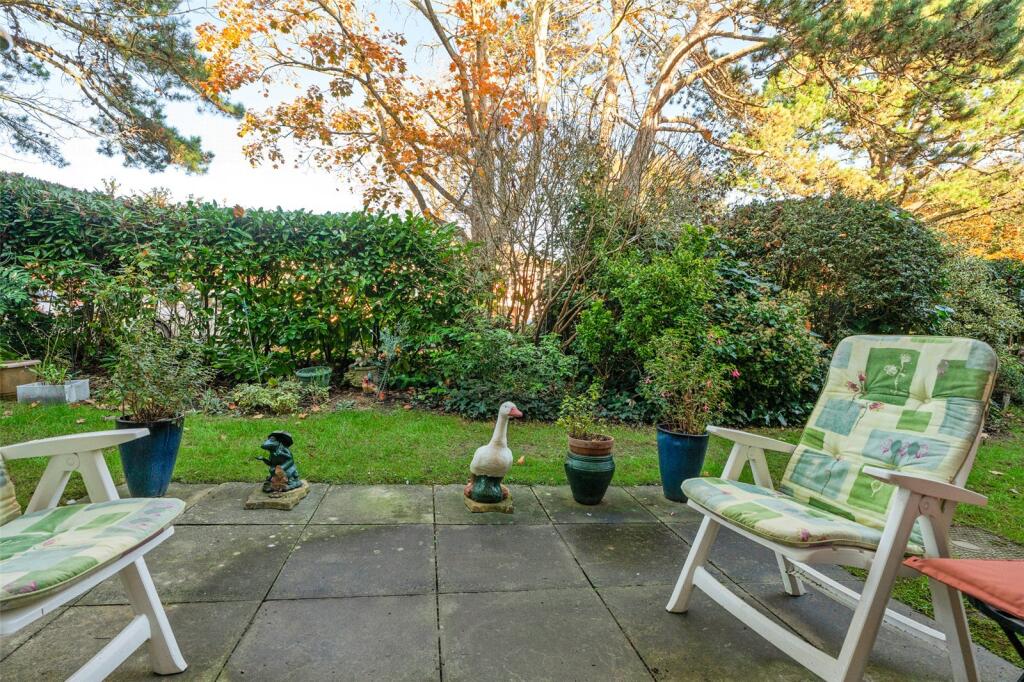 Apartment in Worthing, West Sussex - View 3