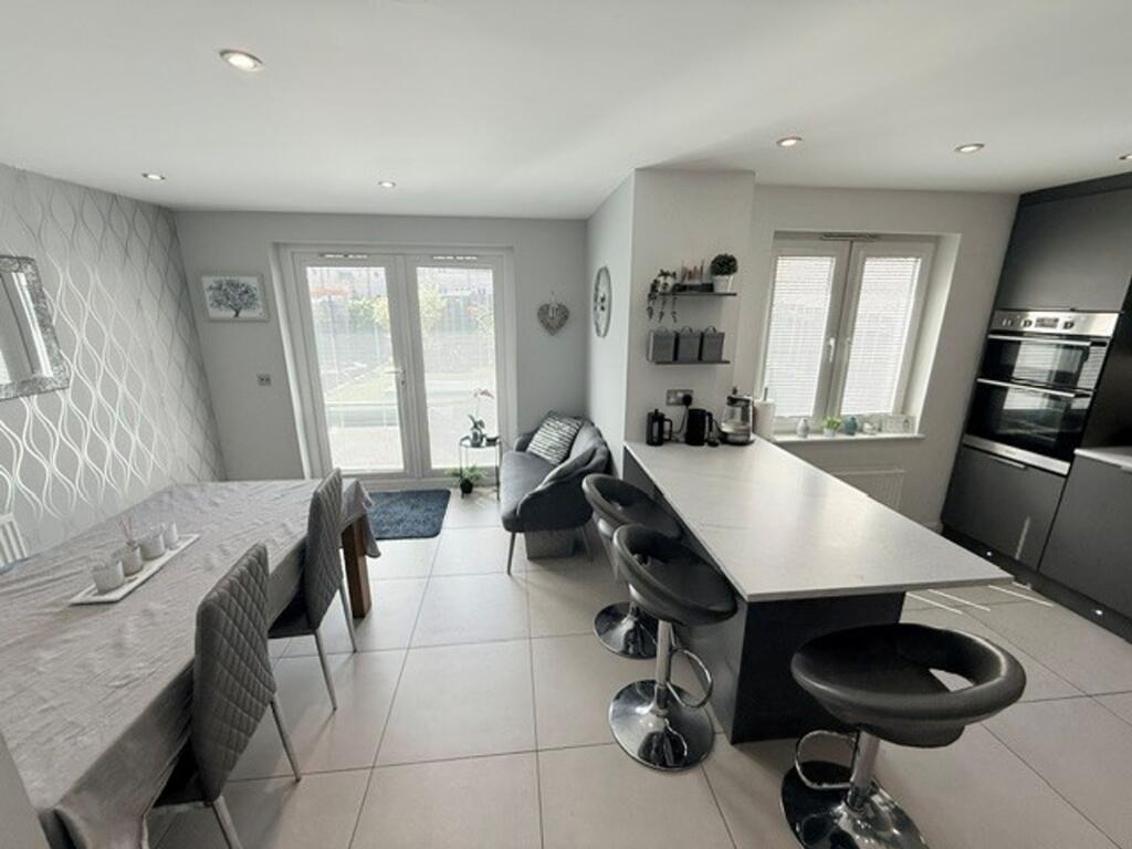 House in Dunfermline, Masterton - View 4