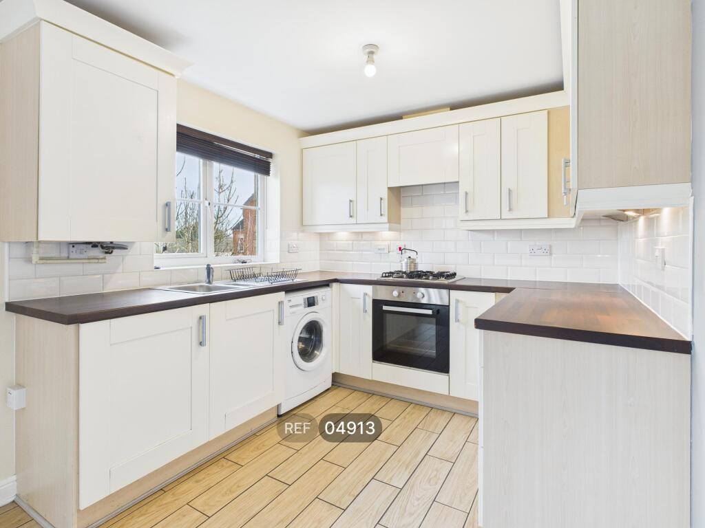 Apartment in Hull - View 4