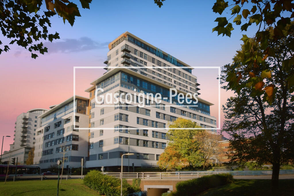 Main image of property: Skyline Plaza, RG21