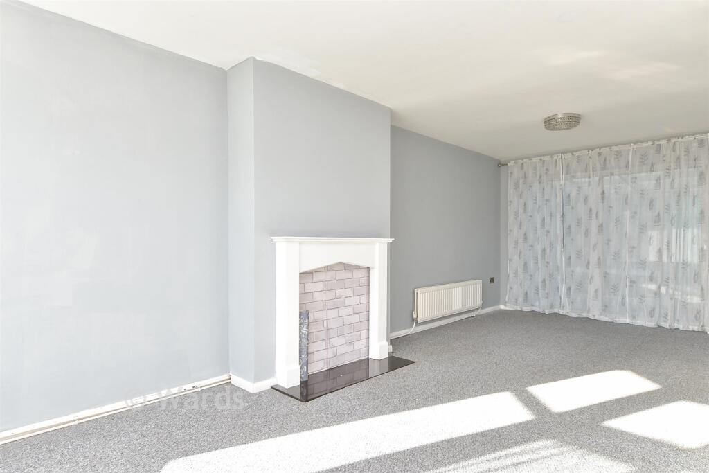 House in Chatham, Walderslade - View 5