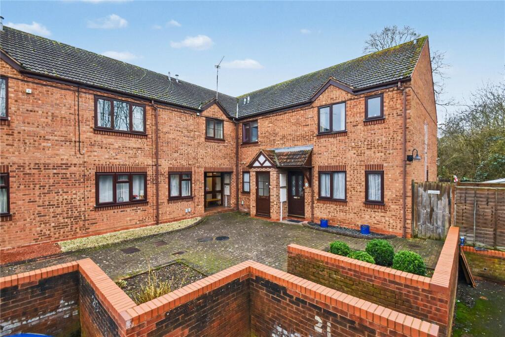 1-bed flat on Vines Mews, Droitwich Spa, Worcestershire, WR9, £130,000