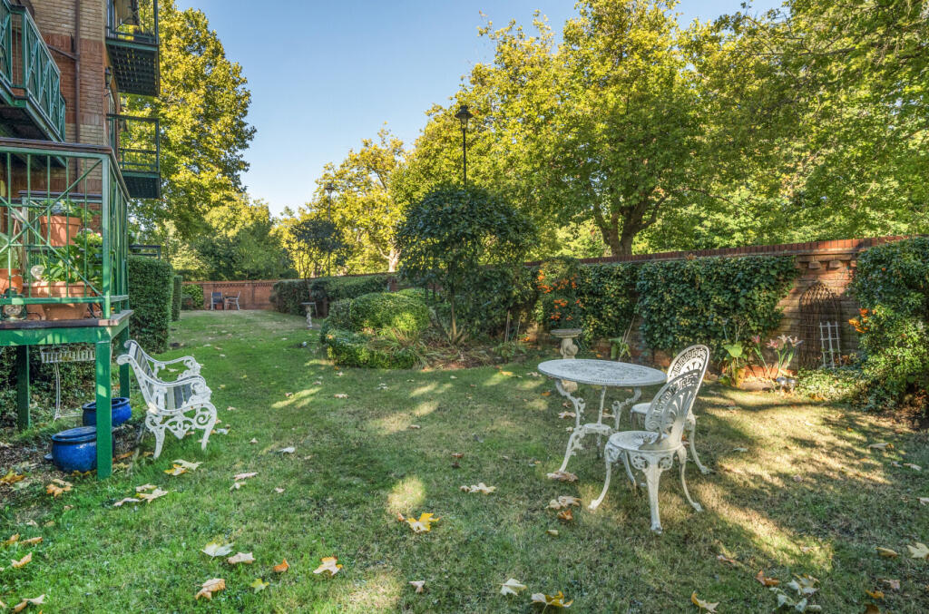 Apartment in Maidenhead, Fishery - View 4