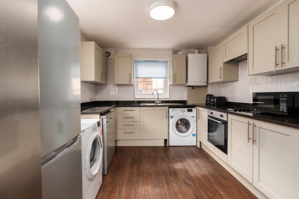 Apartment in Nottingham, Old Lenton, Lenton - View 2