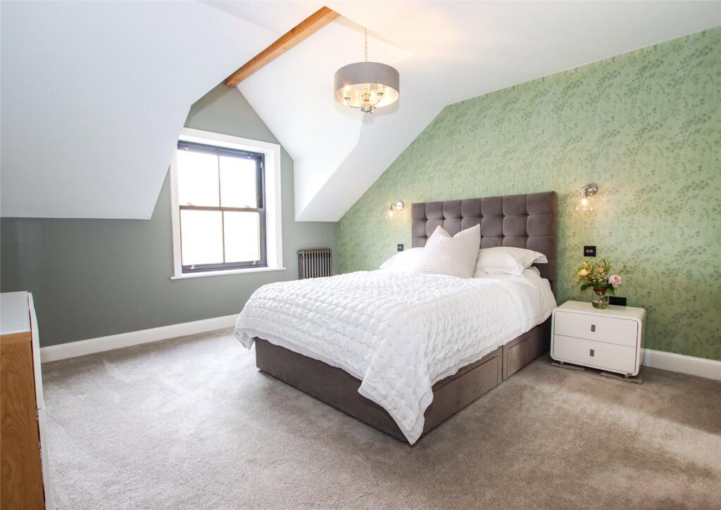 Cowley Road, Lymington, Hampshire, SO41 photo 4