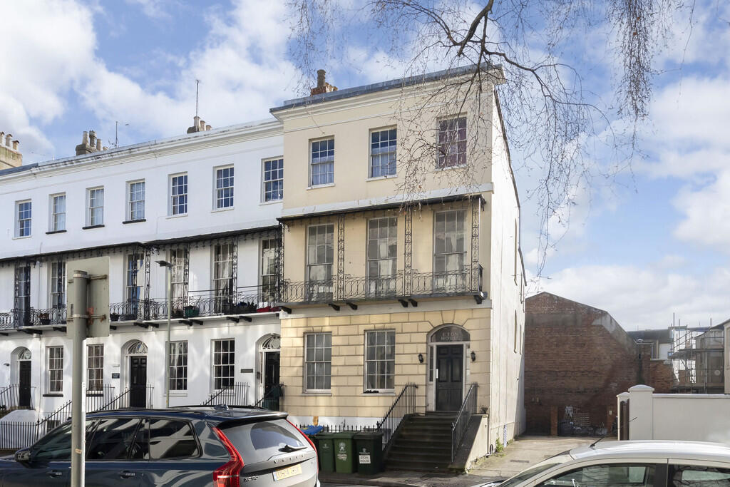 Main image of property: Wellington Street, Cheltenham GL50 1XY