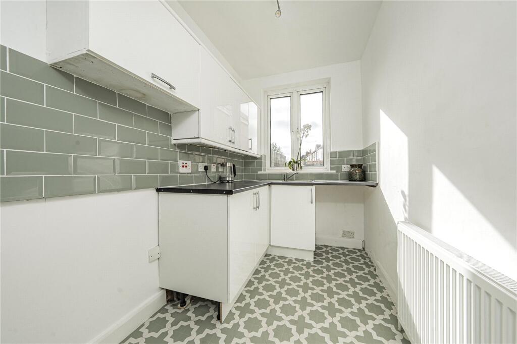 Apartment in London - More