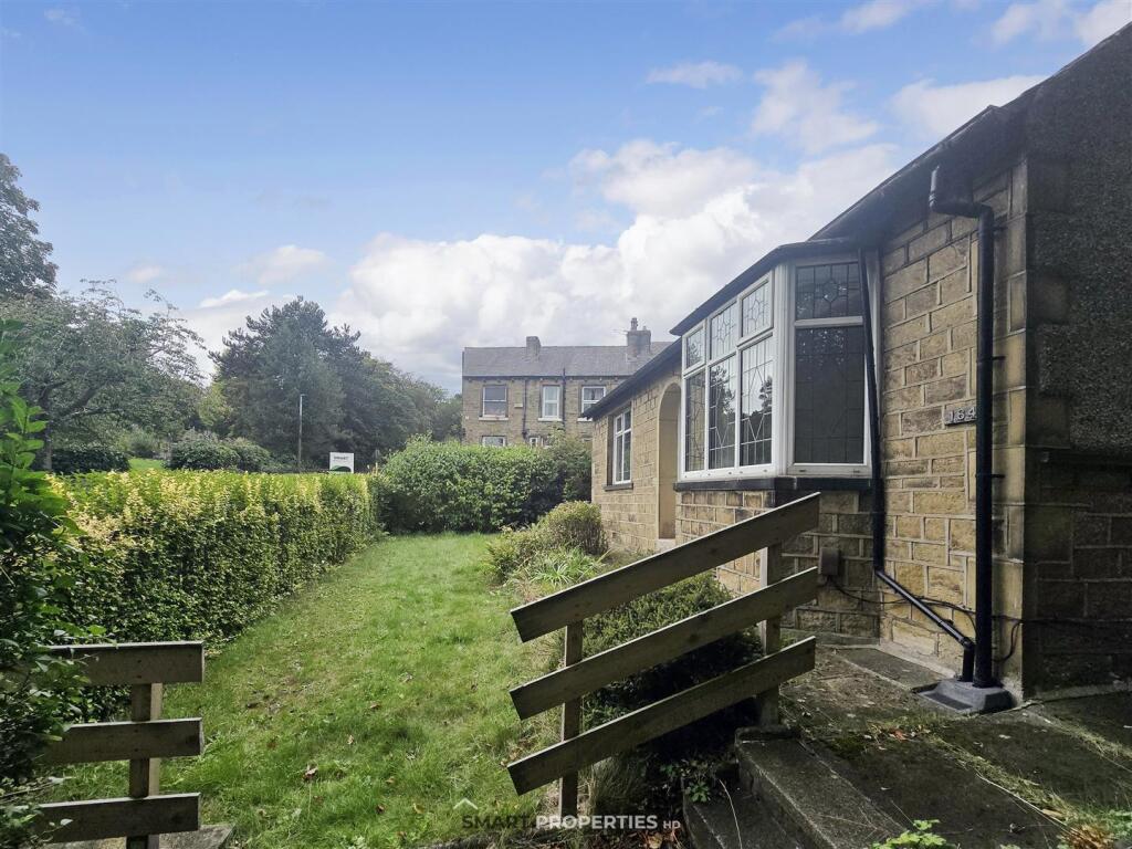 House in Huddersfield - View 3