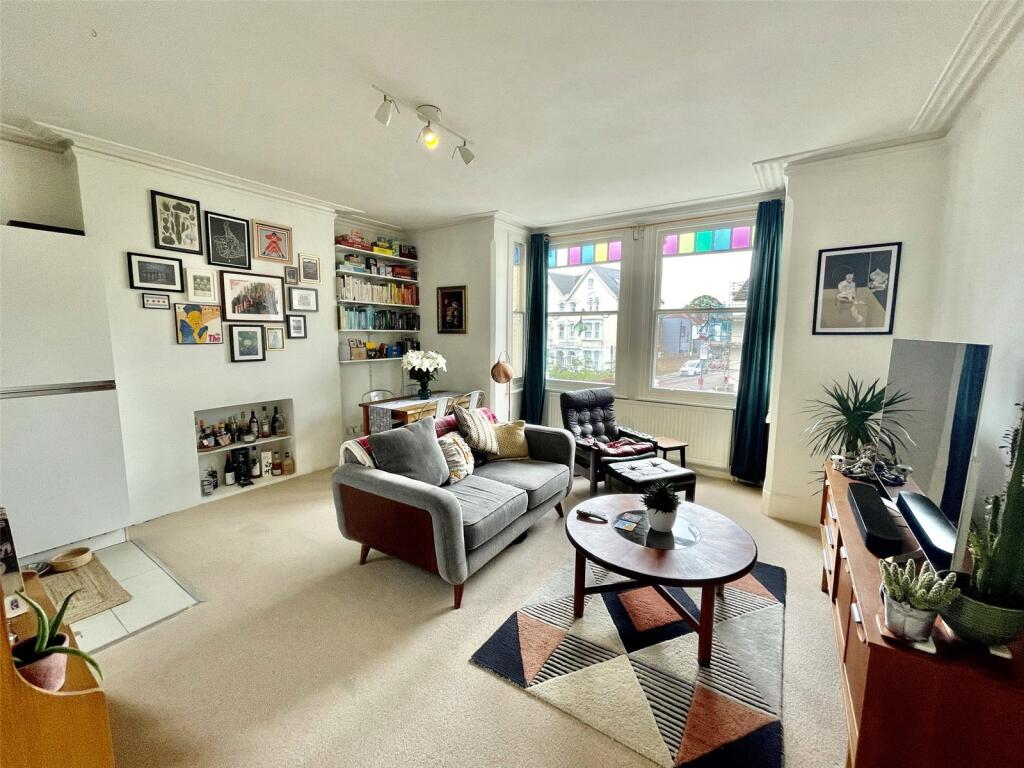 Main image of property: High Road, London, Bounds Green, N22