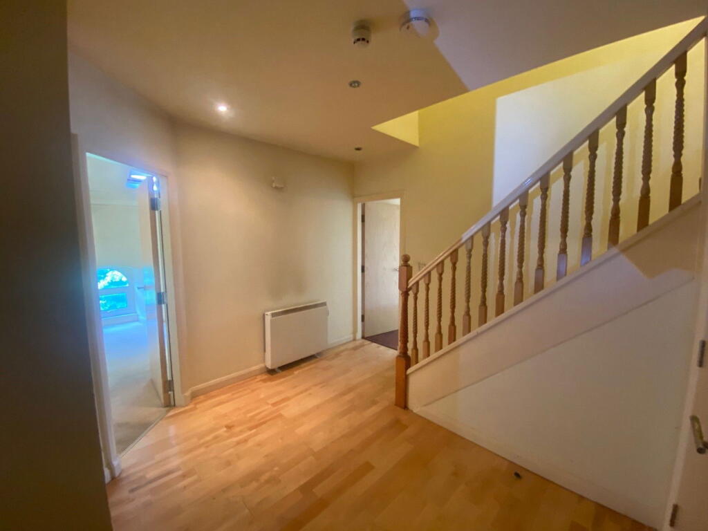 6, Quickmere Court, Stamford Road, Mossley, Ashton-under-Lyne, OL5 0DA photo 4