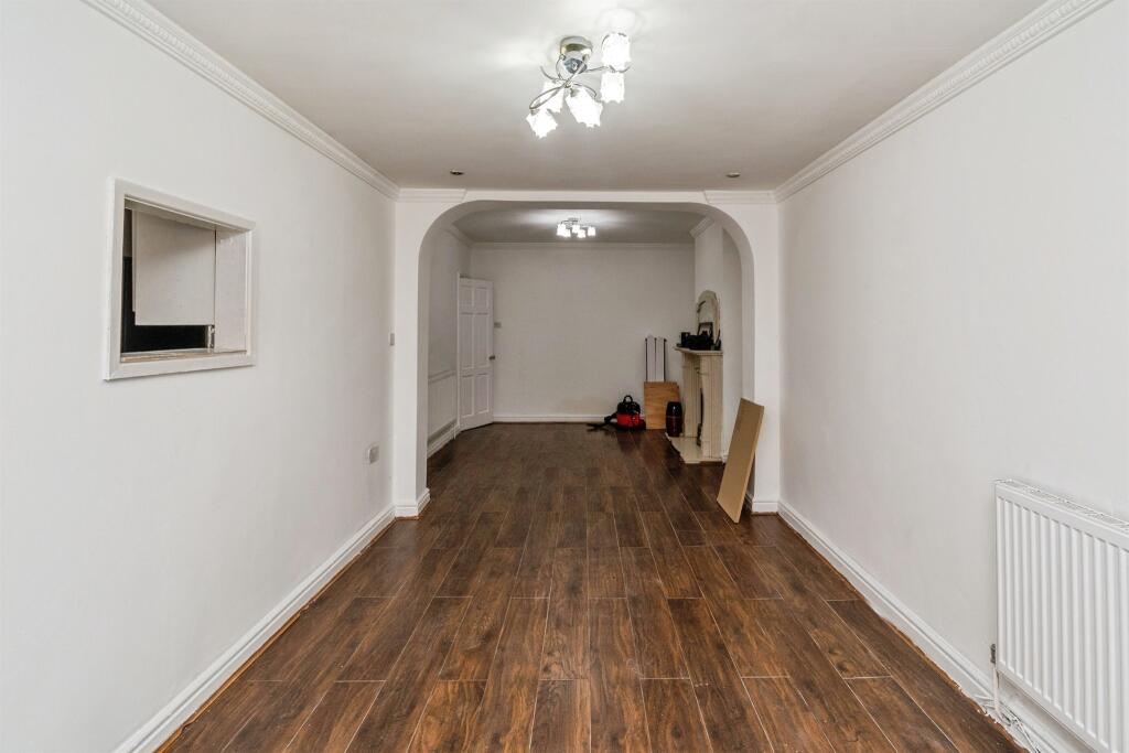 House in Walsall, West Midlands - More