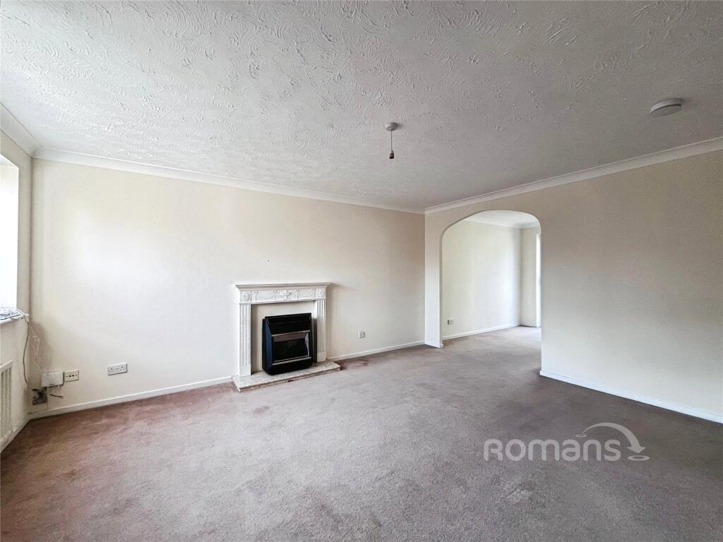 Southern Way, Farnborough, Hampshire photo 4