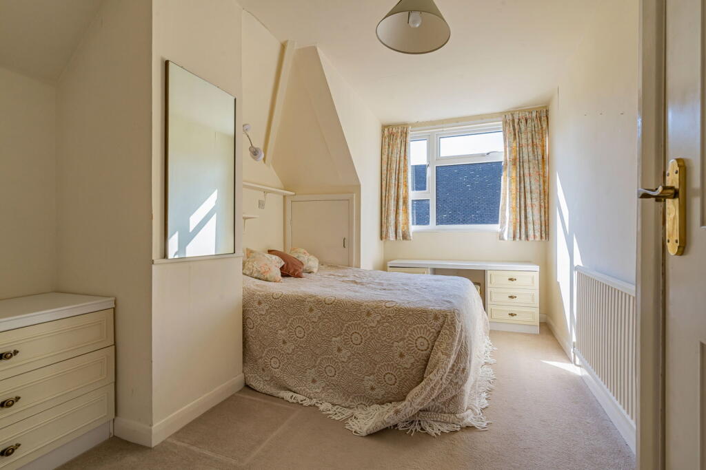 House in Mole Valley, Surrey - More