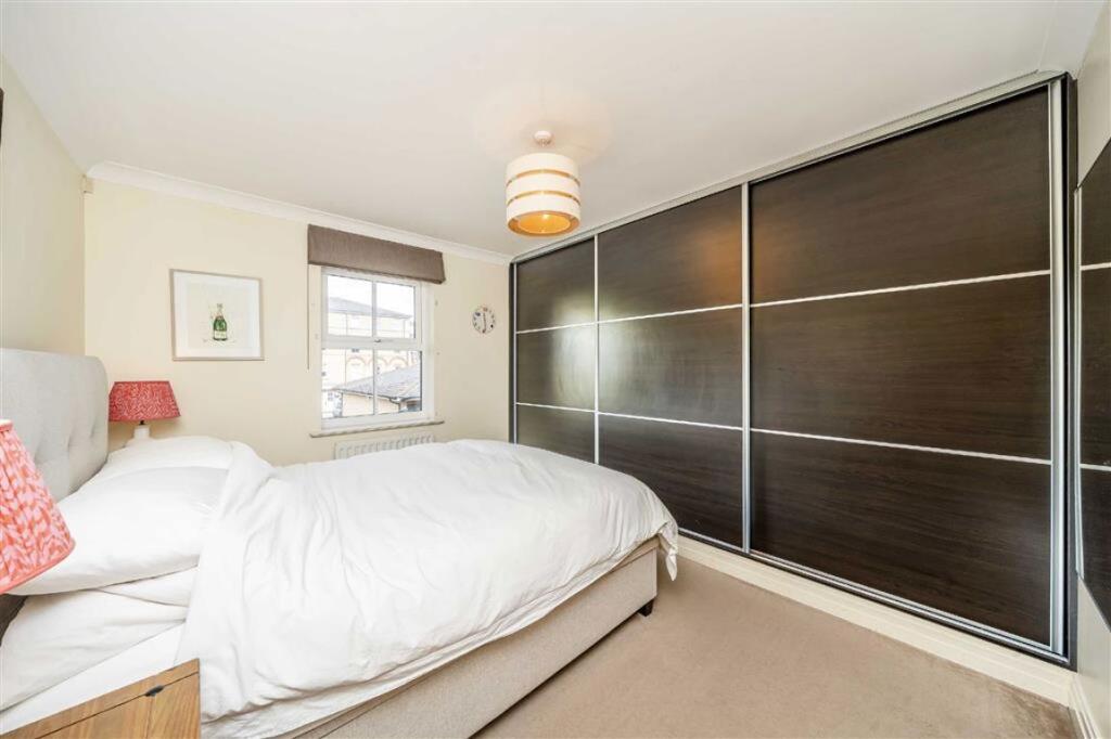 Apartment in London - View 2