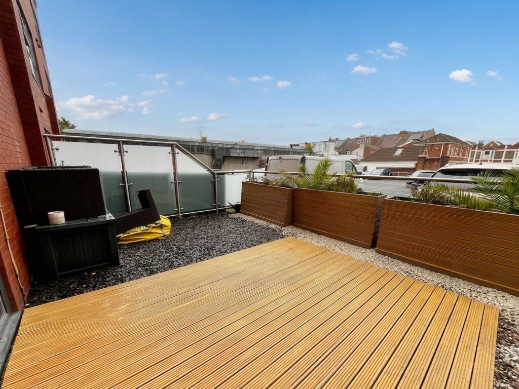 Apartment in Bristol - View 2