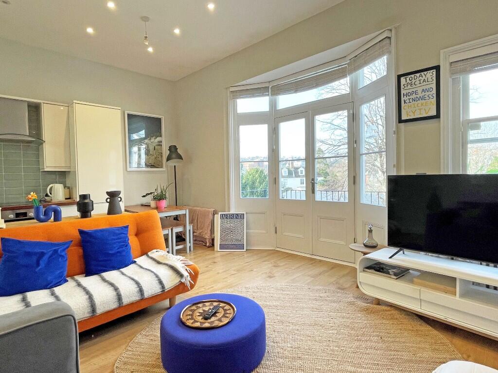 Apartment in Brighton, Round Hill - View 3
