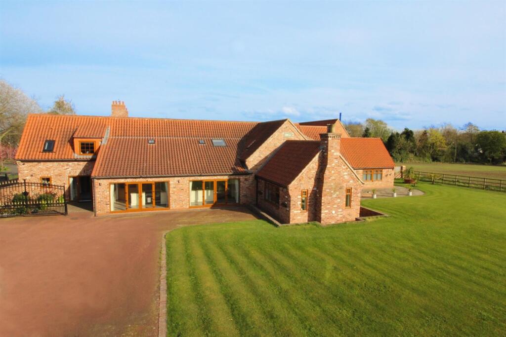 Main image of property: The Green, Wolviston