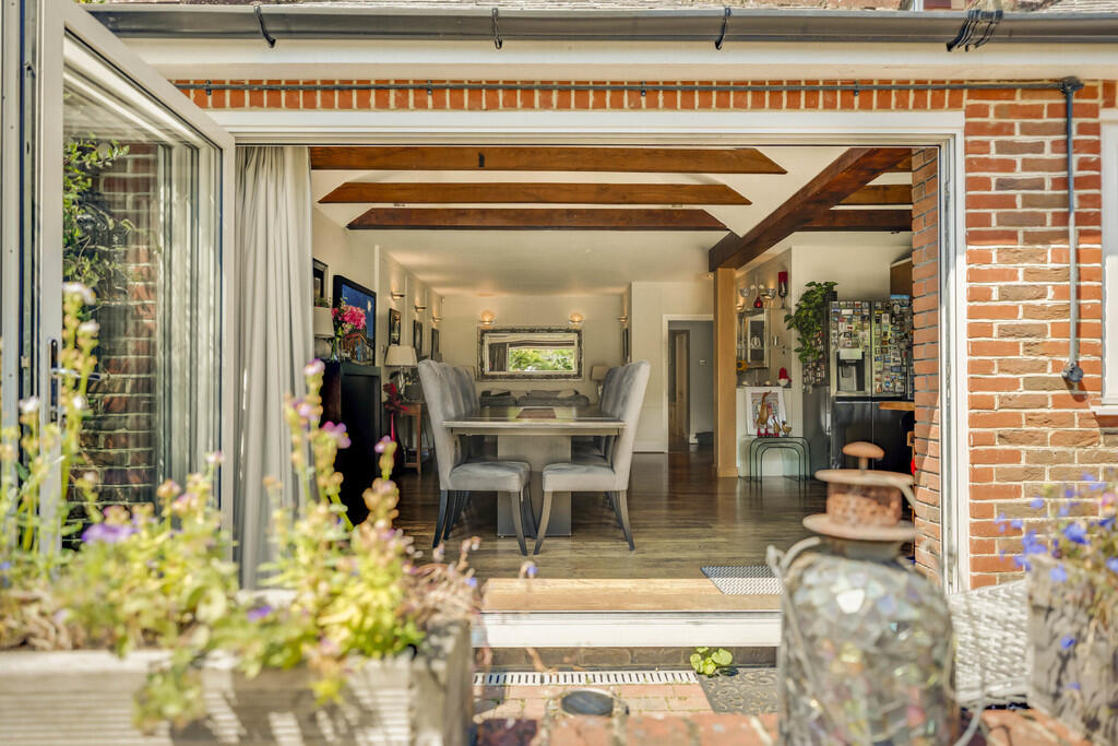 House in Redhill - View 4