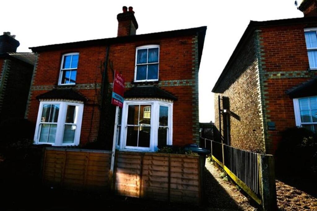 Main image of property: 2 bedroom Ground Floor Maisonette in Godalming