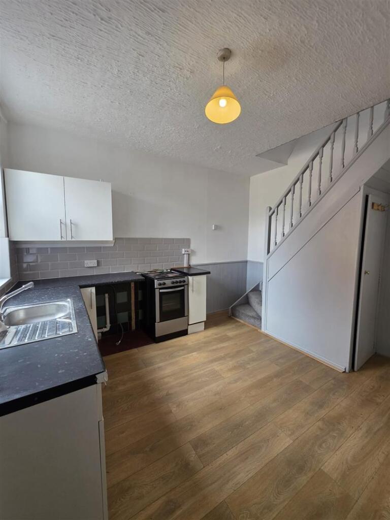 House in Hull - View 4