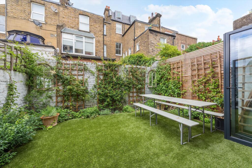 House in London, Kilburn - View 3