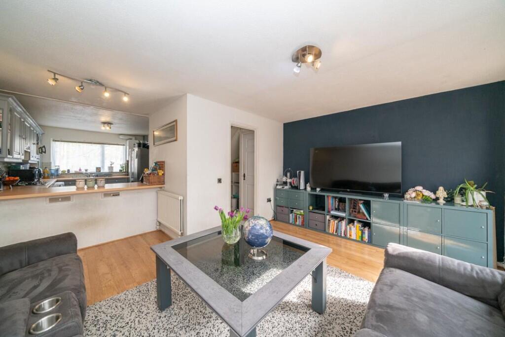 House in Hemel Hempstead, Grovehill - View 6