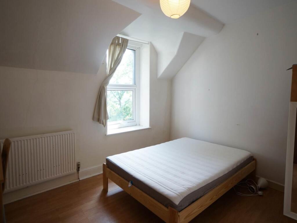 House in Bangor, Gwynedd - More