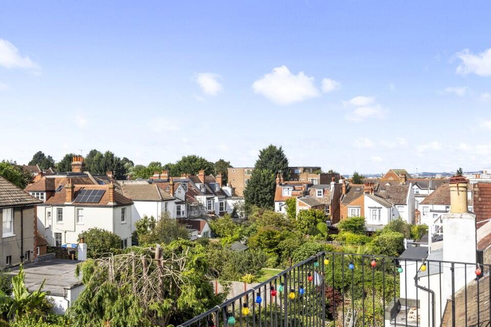 Apartment in Hove, Brunswick - View 3
