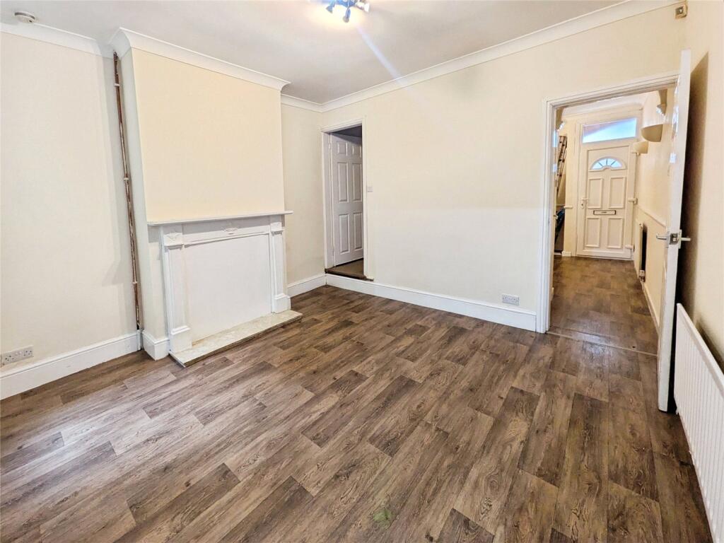 House in Wolverhampton, Penn - View 4