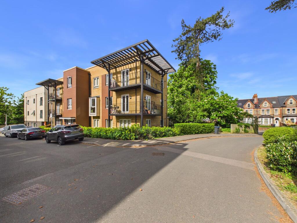 Main image of property: Whitley Rise, Reading, RG2