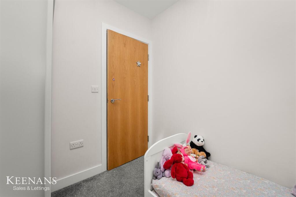 Additional image 33 of Oakenhead green