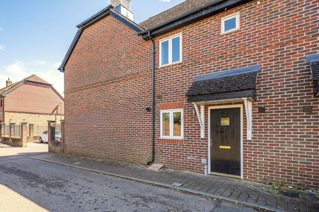 Main image of property: Holders Close, Billingshurst, RH14