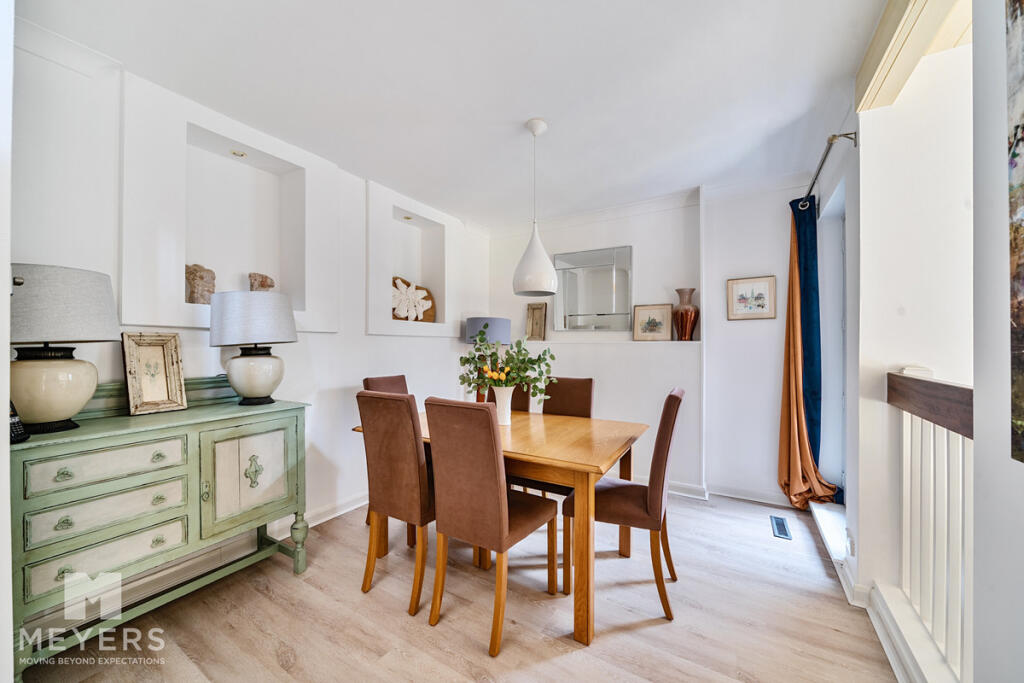 House in Corfe Mullen, East End - View 5