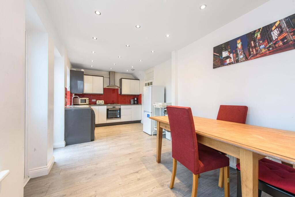 House in London - View 5