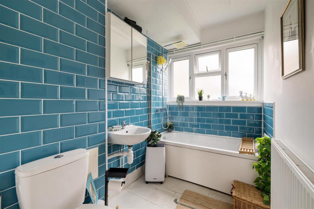 Apartment in London, Leytonstone - View 5