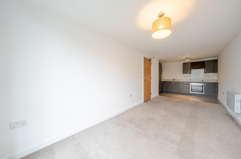 House in Salford, Greater Manchester - View 4