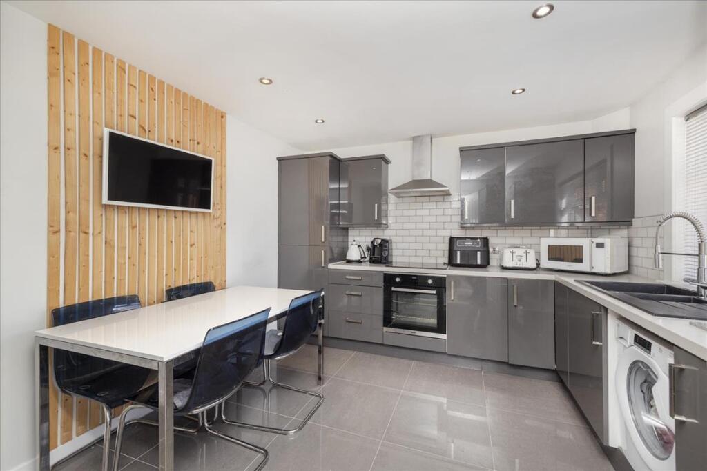 House in Newtongrange, Midlothian - More