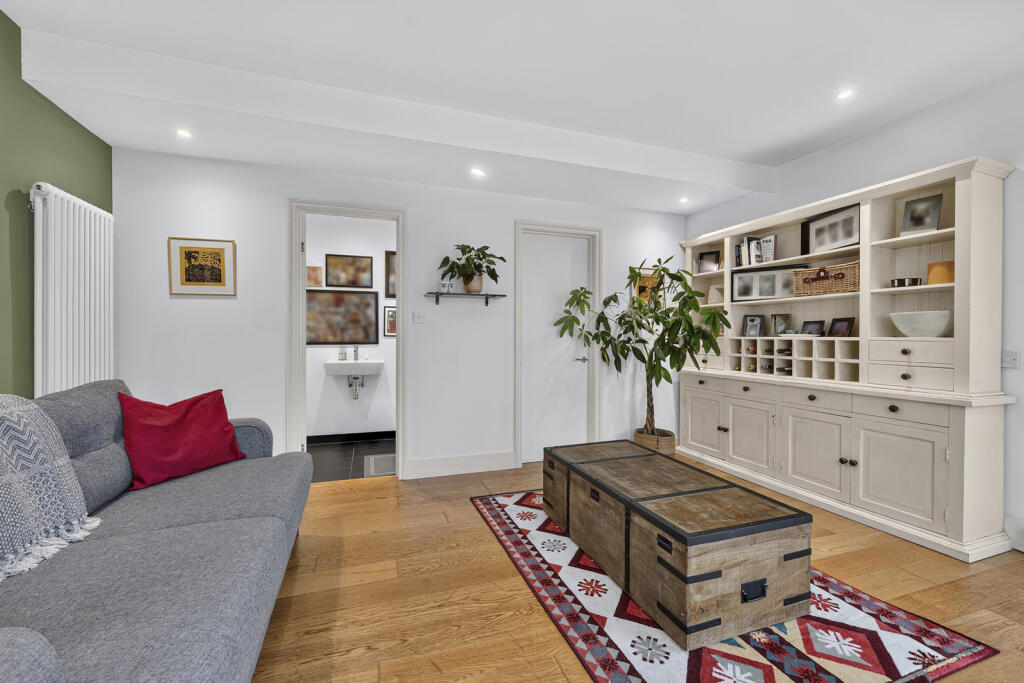 House in London - View 5