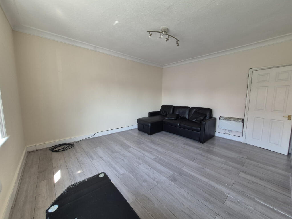 Main image of property: Green Lanes, n21