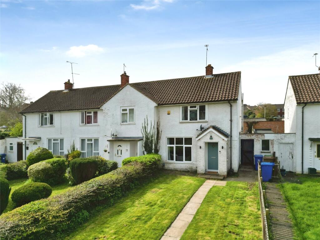 Main image of property: Birchetts Close, Bracknell, Berkshire, RG42