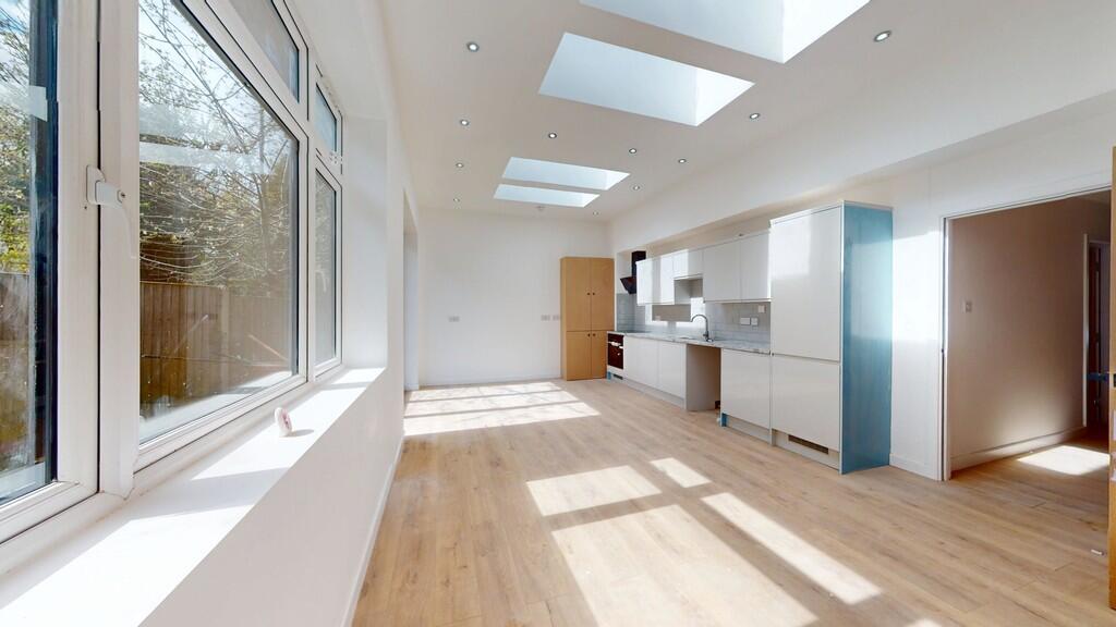 Main image of property: 3 Bedroom Flat To Let In Croydon