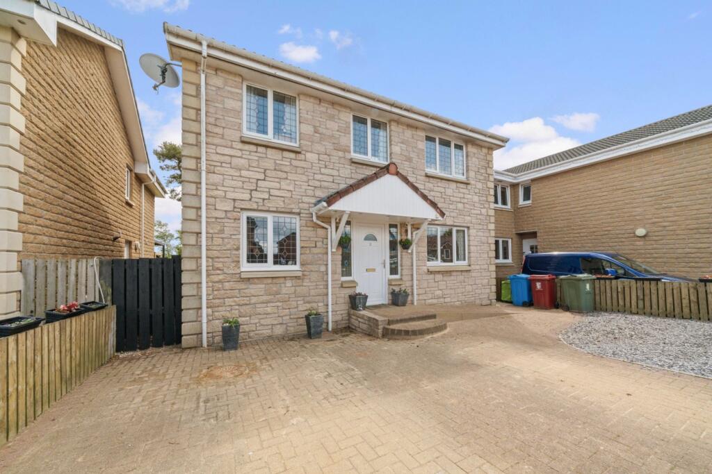 4-bed detached on Apple Blossom Grove, Maddiston, Falkirk, FK2, £355,000
