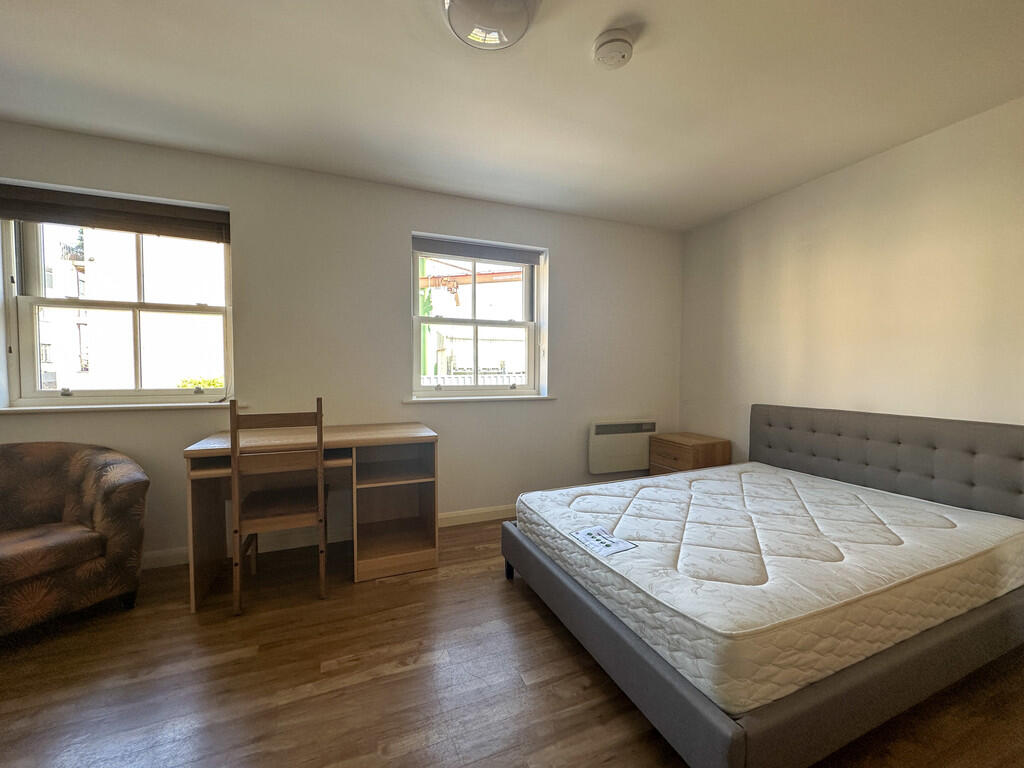 Apartment in Cambridge - View 4