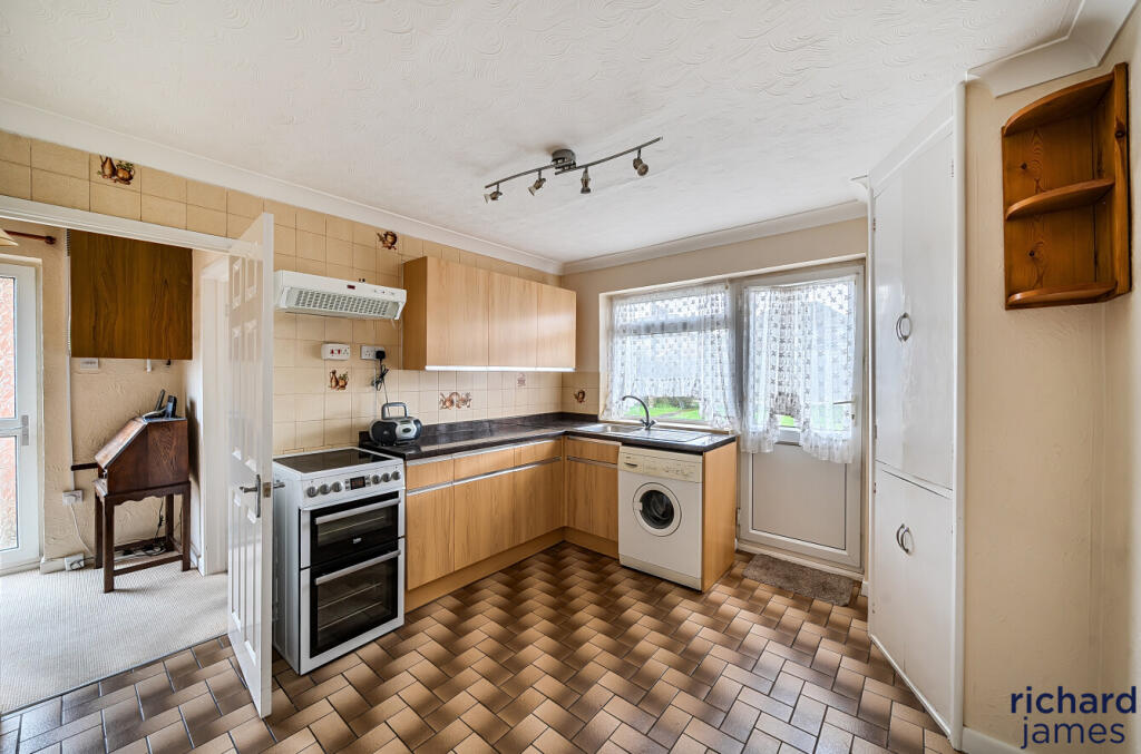 Vasterne Close, Purton, SN5 photo 3