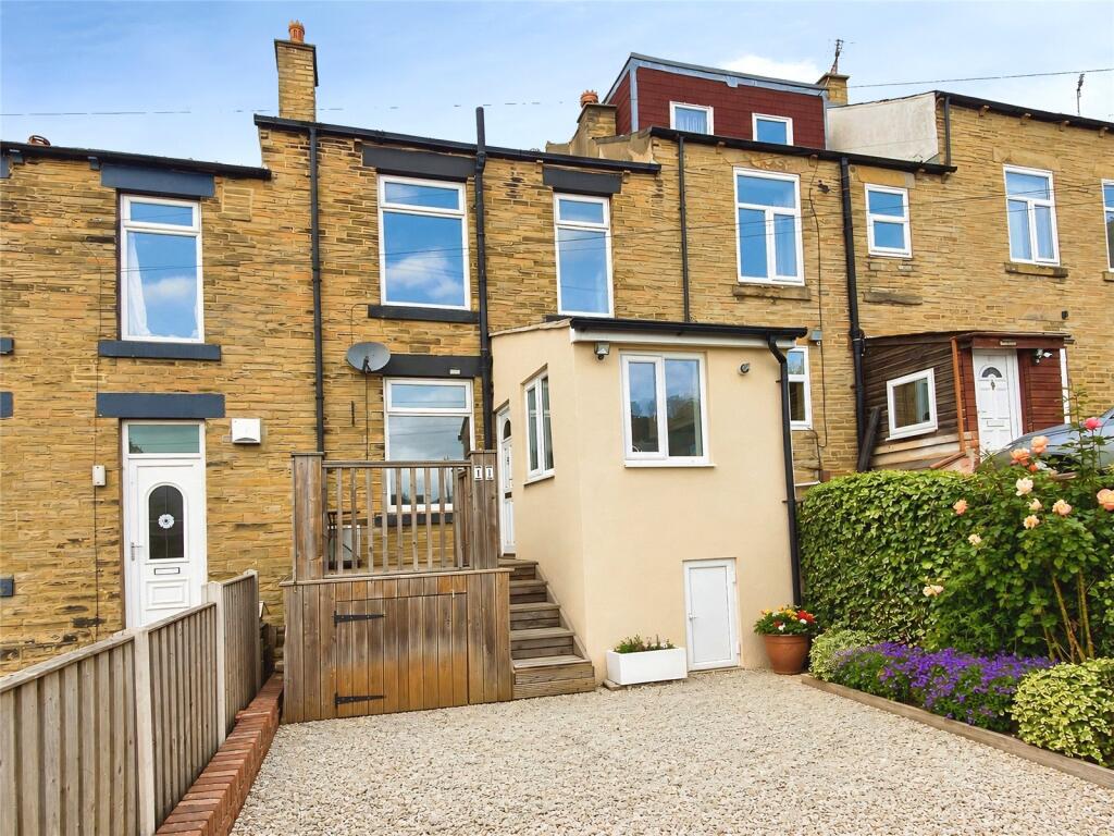 1-bed terraced on Walkley Terrace, Heckmondwike, WF16, £95,000