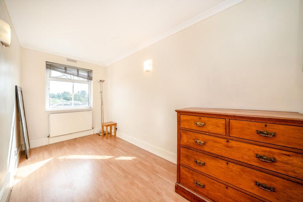 Apartment in Twickenham - View 5