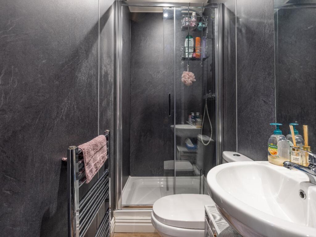 Apartment in Newcastle upon Tyne - View 4